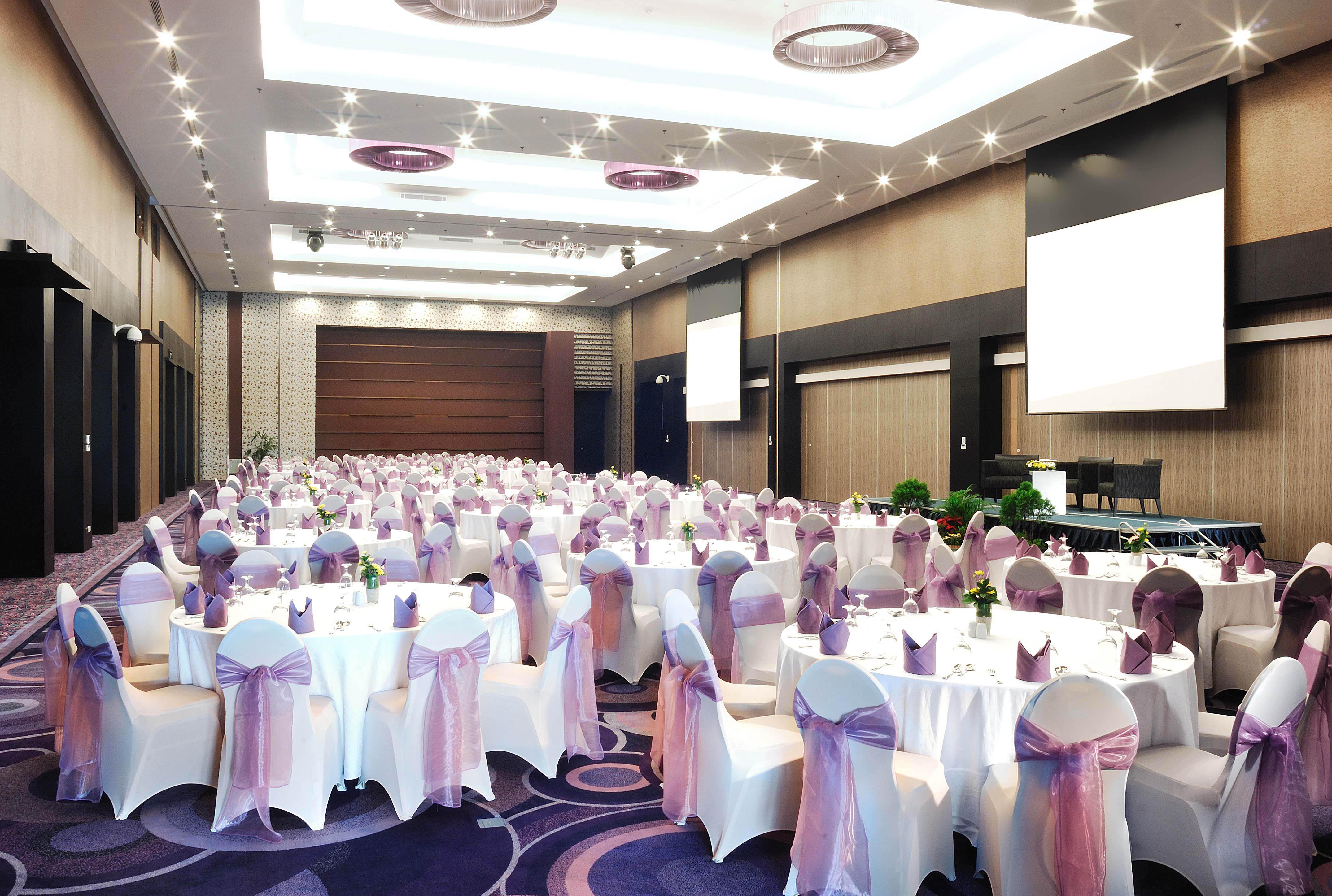 Holiday Inn Bandung Pasteur By Ihg Exteriör bild