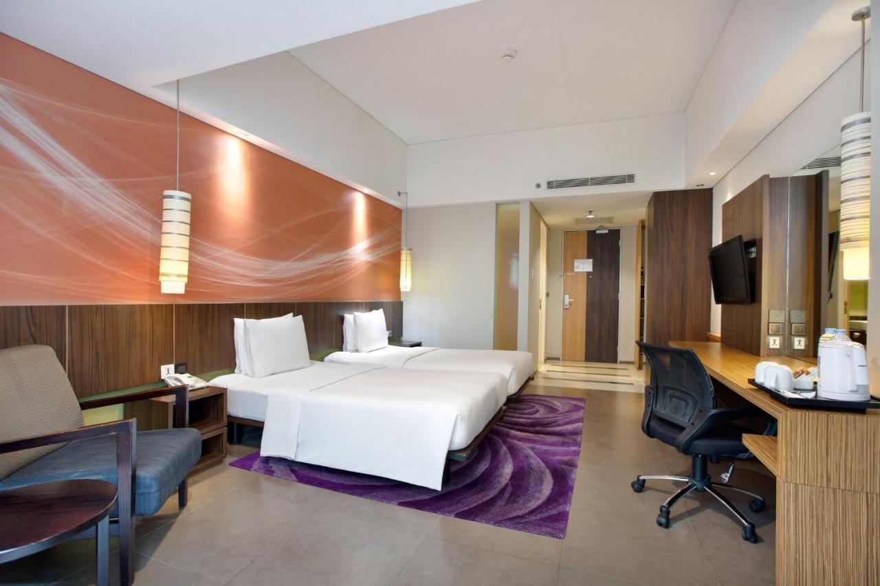 Holiday Inn Bandung Pasteur By Ihg Exteriör bild